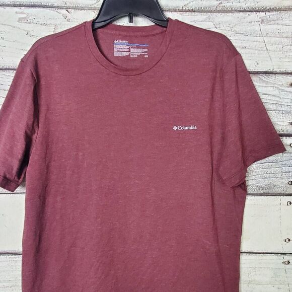 Columbia Sportswear Women’s Burgundy Logo Short Sleeve T-Shirt Size Large - Picture 2 of 6